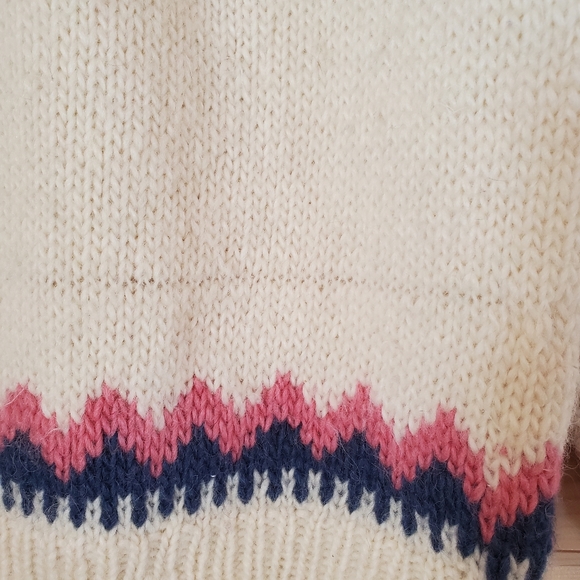 Vintage Handknit Fair Isle White Wool Blend Sweater Size S-L - Picture 3 of 5